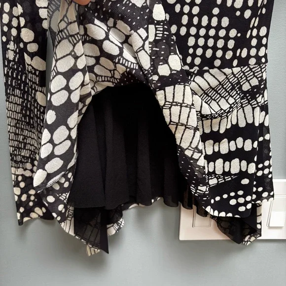 FUZZI V Neck Button Up Long Sleeve Blouse In Black / Cream S - Picture 9 of 9